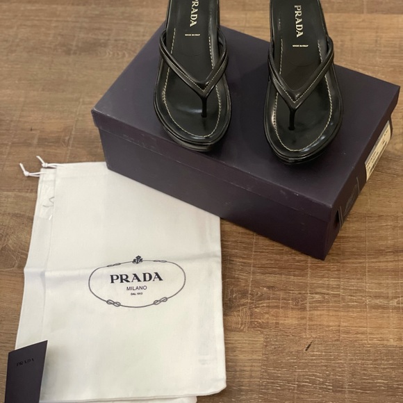 Prada wedge heeled flip flops - Picture 4 of 15